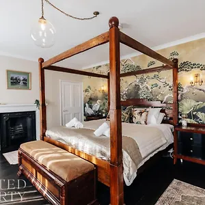 Holiday home Townhouse With Garden & Free Parking, Bath